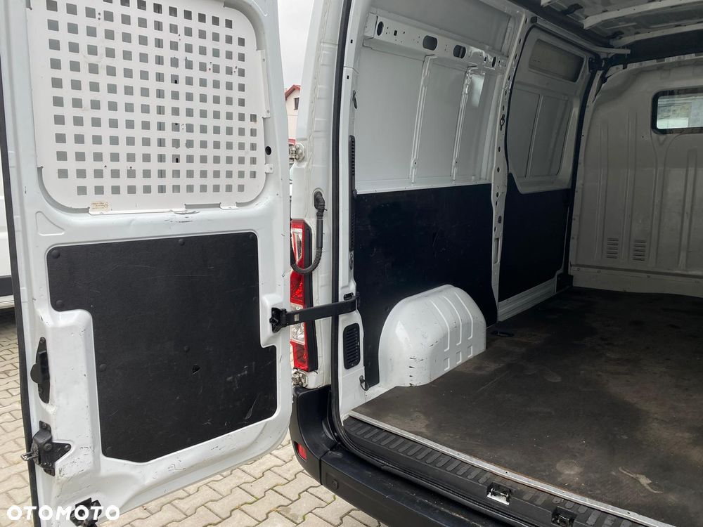 Nissan NV400 - 18