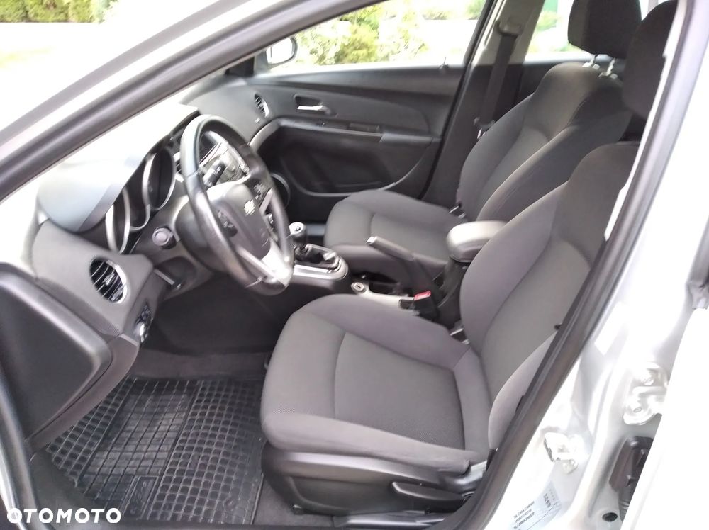 Chevrolet Cruze 1.6 LT - 20