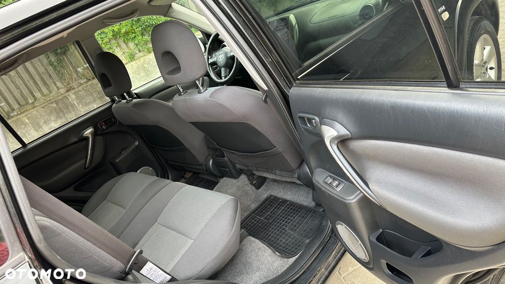 Toyota RAV4 2.0 VVT-i 4x4 - 15