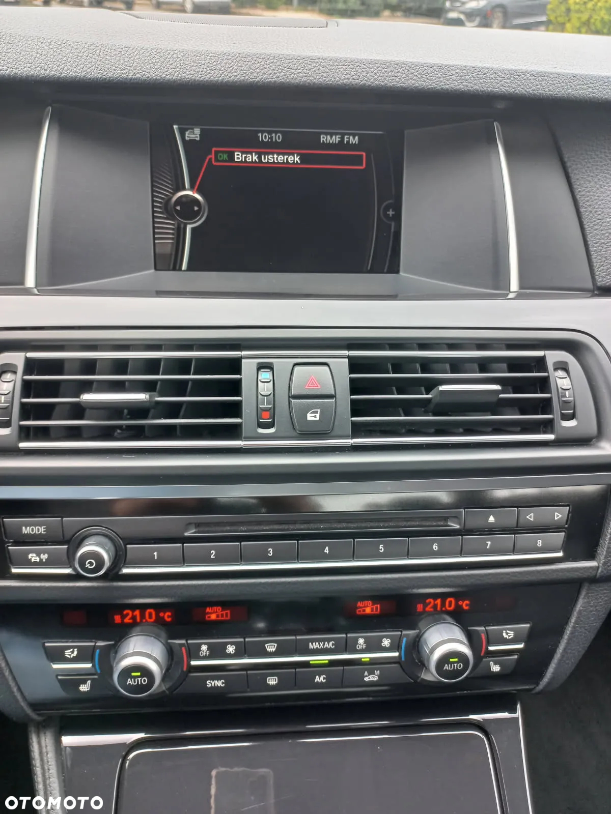BMW Seria 5 525d xDrive - 14