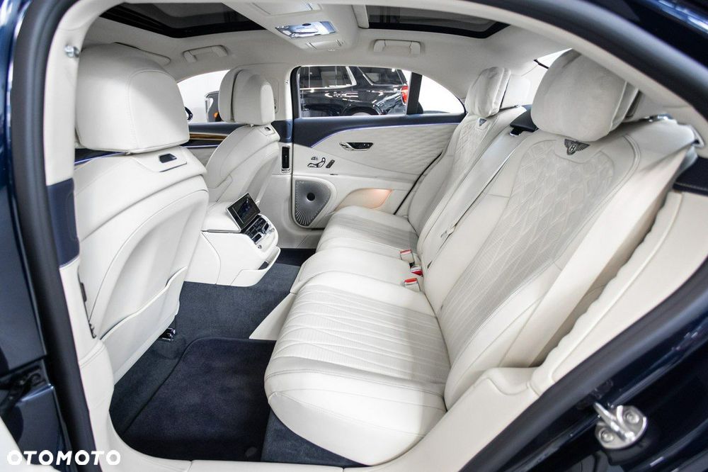 Bentley Flying Spur - 25