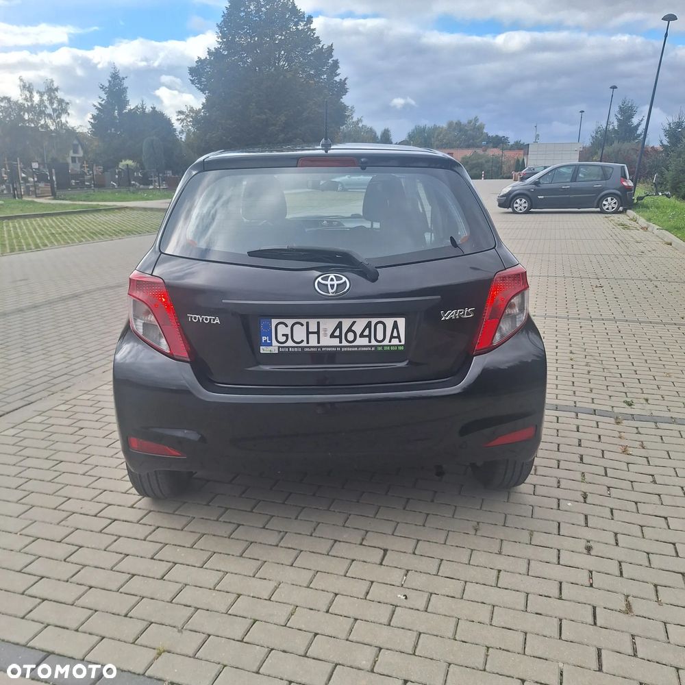 Toyota Yaris 2012 photo 3
