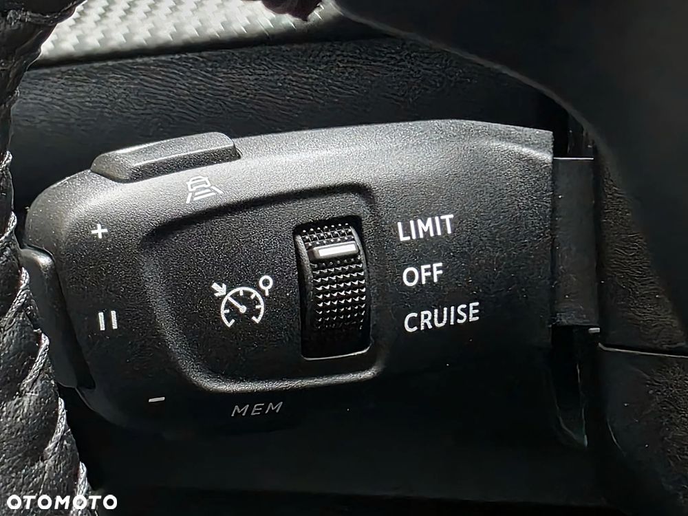 Peugeot 2008 Hybrid 145 e-DSC Allure - 16