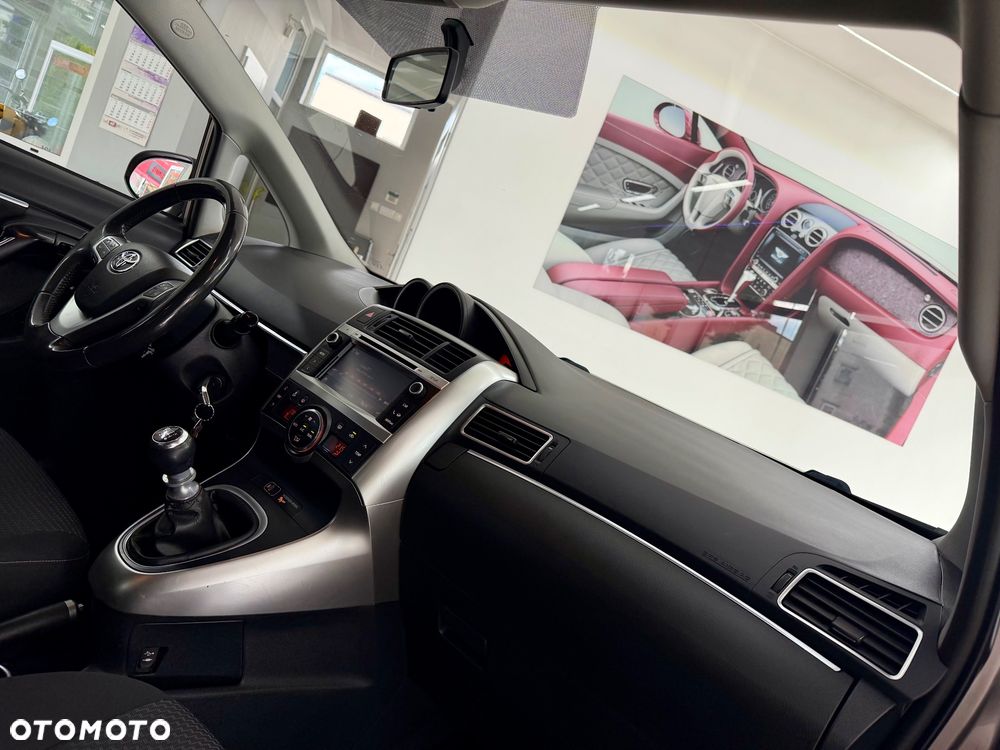 Toyota Verso 1.6 D-4D Prestige - 38