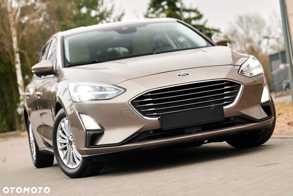 Ford Focus 1.5 EcoBlue Start-Stopp-System TITANIUM DESIGN - 9