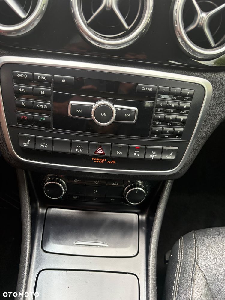 Mercedes-Benz GLA 220 d 4Matic 7G-DCT Style - 28