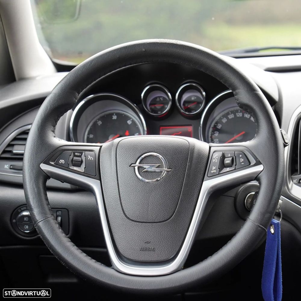 Opel Astra Caravan - 14