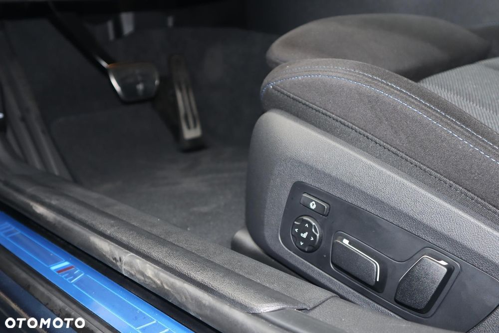BMW Seria 3 330i M Sport - 10
