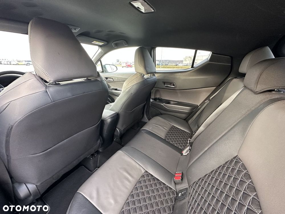 Toyota C-HR 2.0 Hybrid Executive - 12