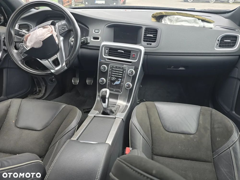 Volvo V60 D2 Drive-E R-Design Momentum - 11