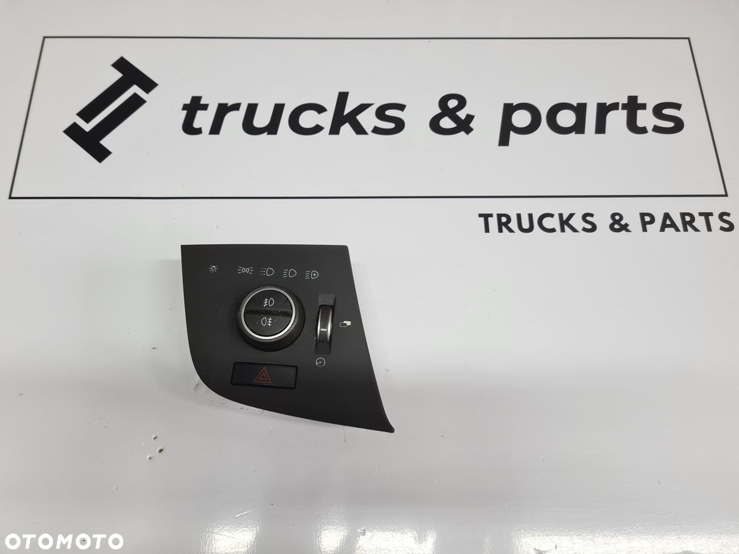 PRZEŁĄCZNIK WŁĄCZNIK PANEL ŚWIATEŁ VOLVO FH 4 FM 4 - 1
