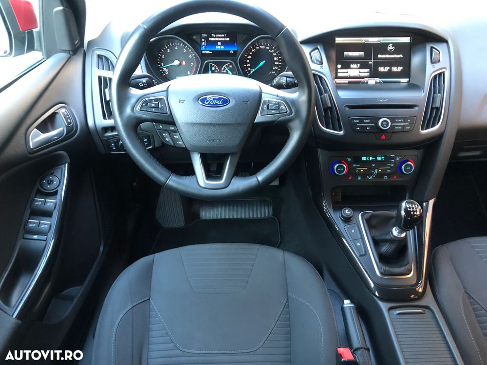 Ford Focus 1.0 EcoBoost Titanium - 26