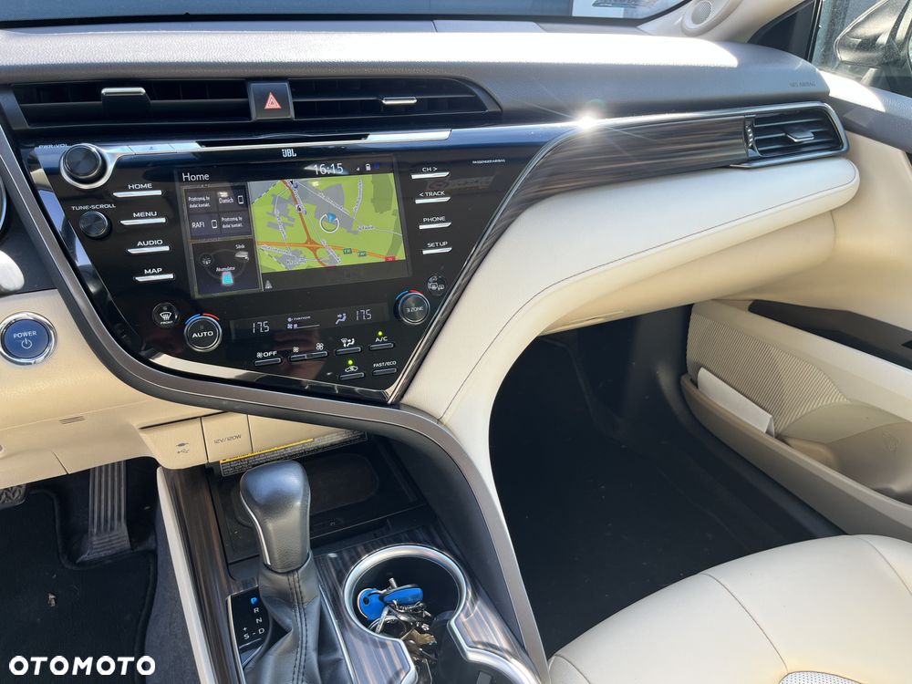 Toyota Camry 2.5 Hybrid Executive CVT - 13