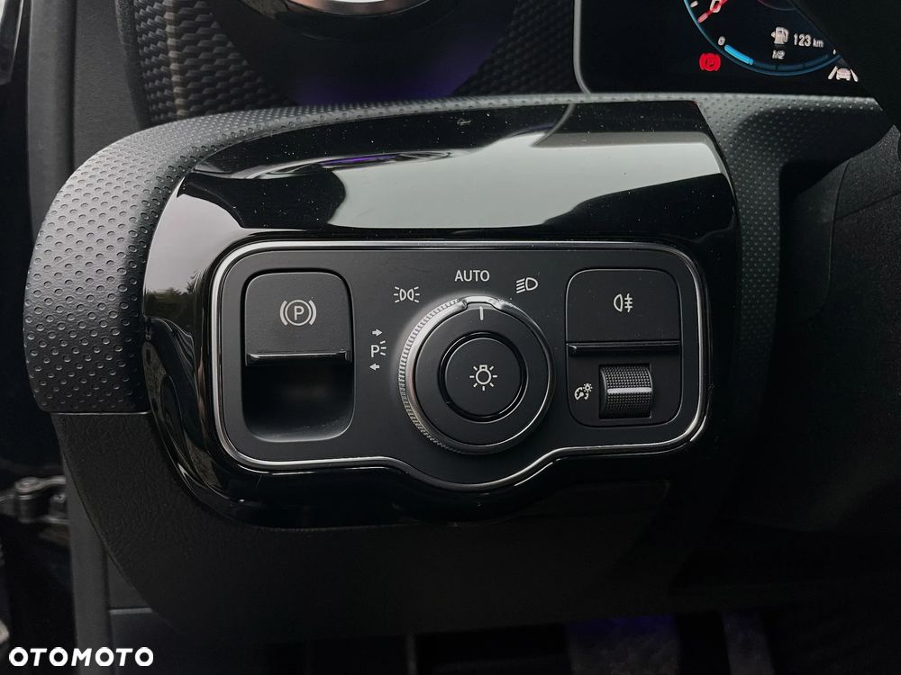 Mercedes-Benz Klasa A 200 7G-DCT Style - 33