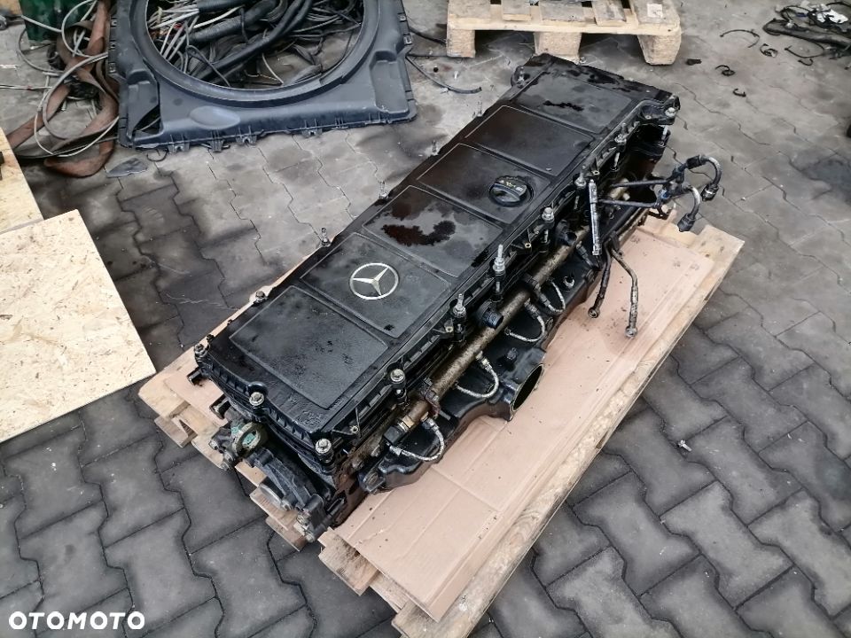 Głowica silnika OM470 Mercedes Actros MP4 - 2
