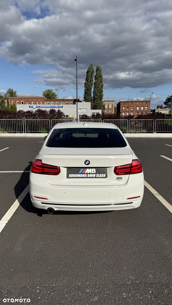 BMW Seria 3 318i Sport Line - 7