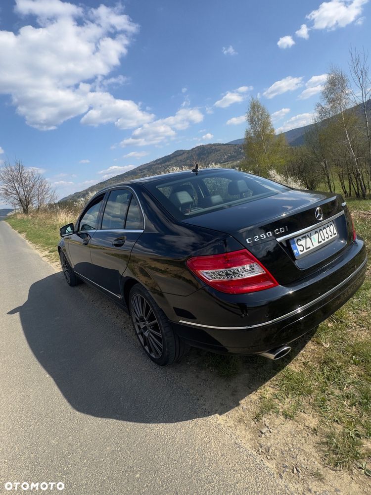 Mercedes-Benz Klasa C 250 CDI BlueEff Classic 4-Matic - 3