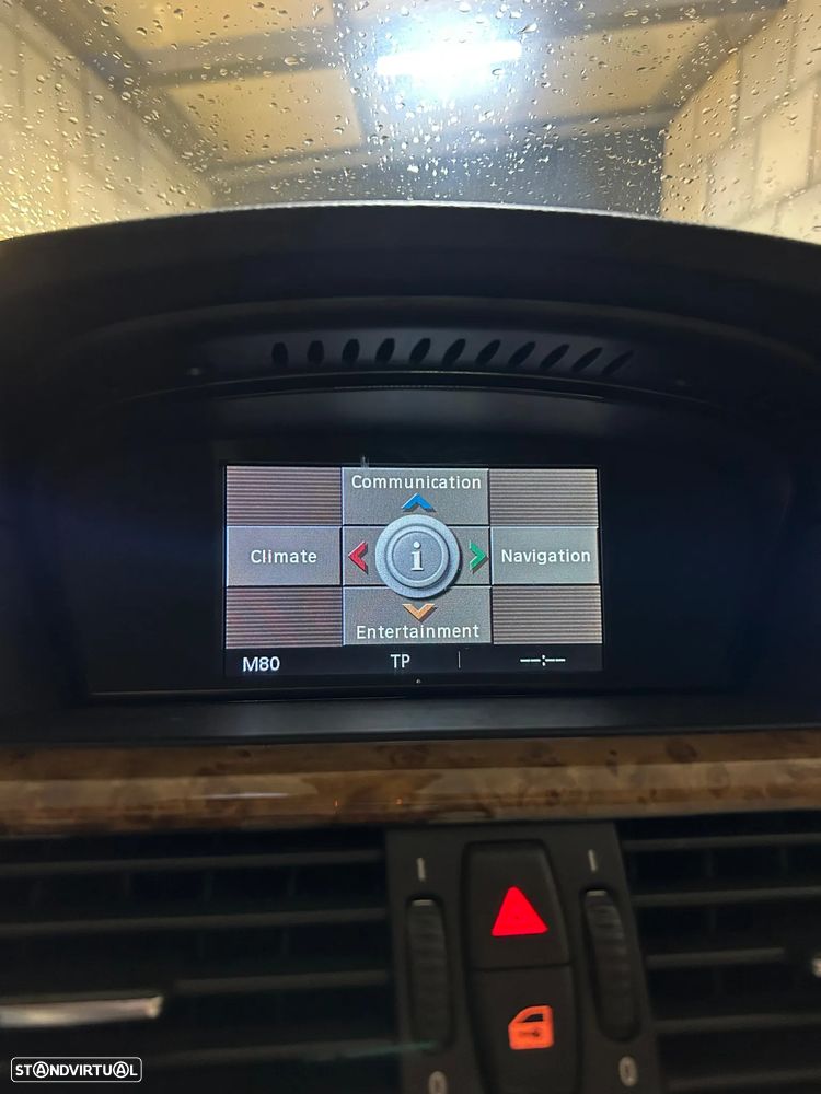 BMW 520 dA Executive - 13