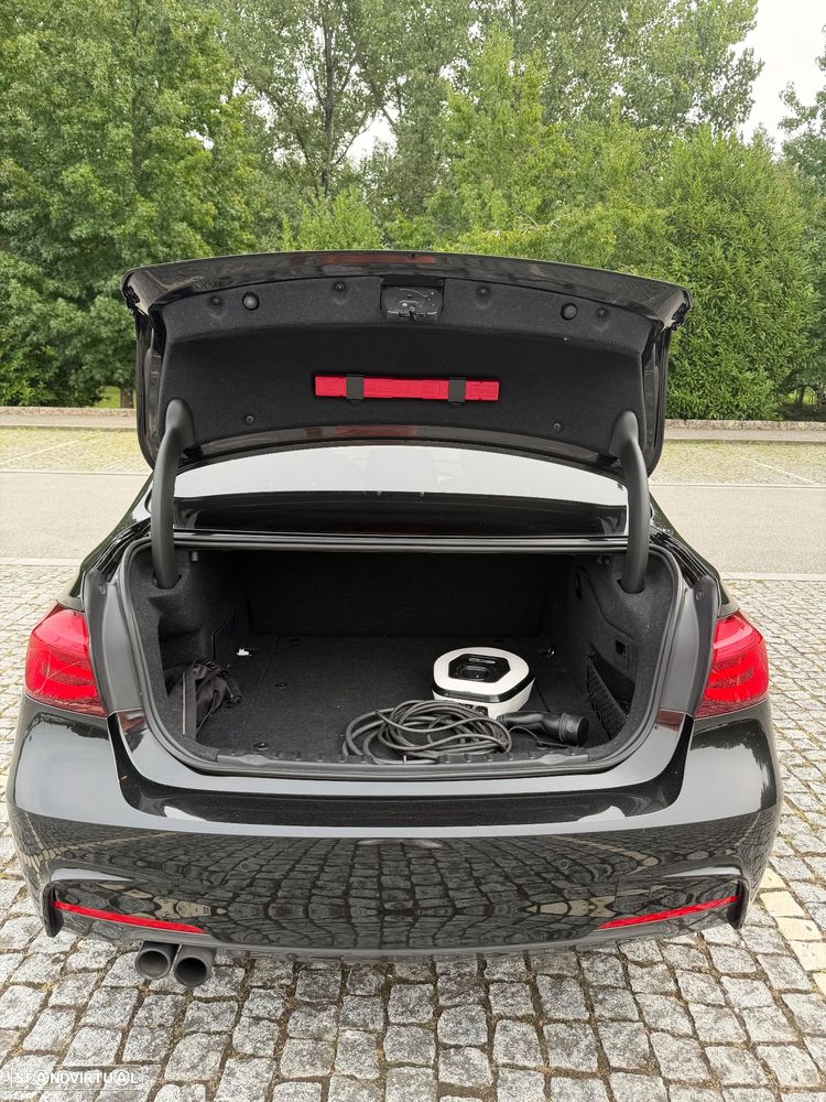 BMW 330 e iPerformance Pack M Shadow — fotografia 18