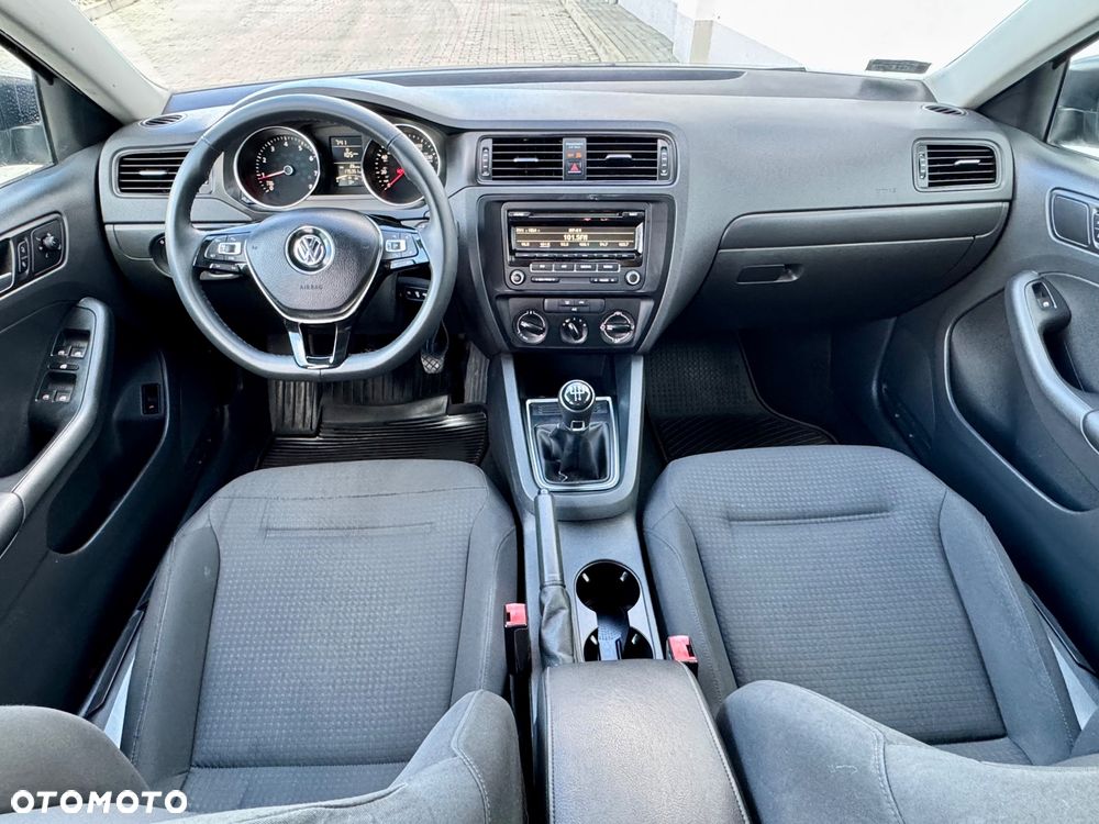 Volkswagen Jetta 2.0 S - 10