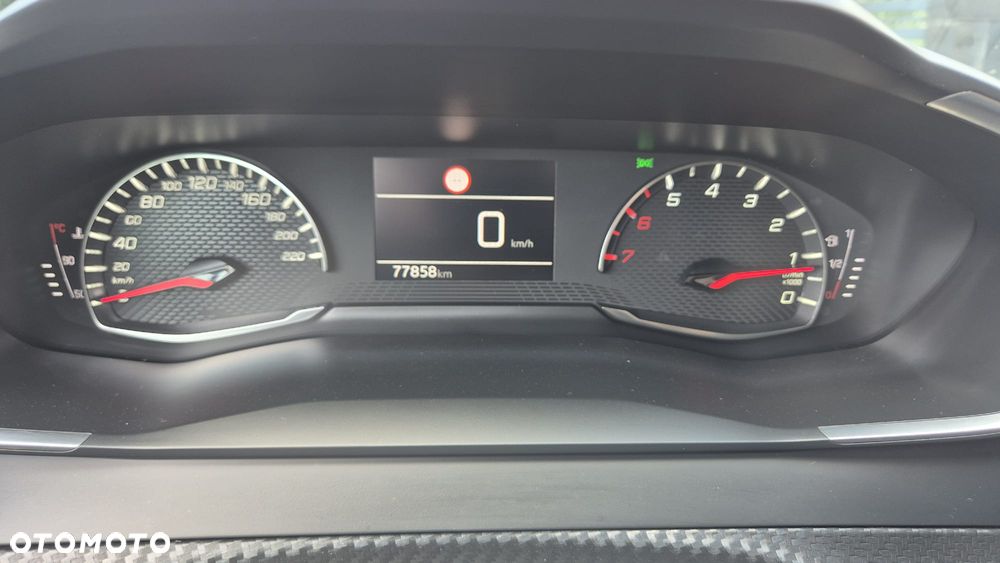 Peugeot 208 - 14