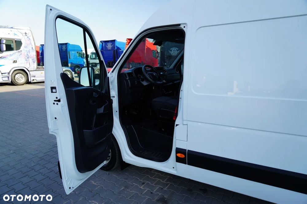 Renault MASTER / BLASZAK / FURGON / 2023 - 22