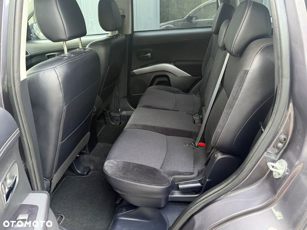 Mitsubishi Outlander 2.0 2WD CVT Invite - 21