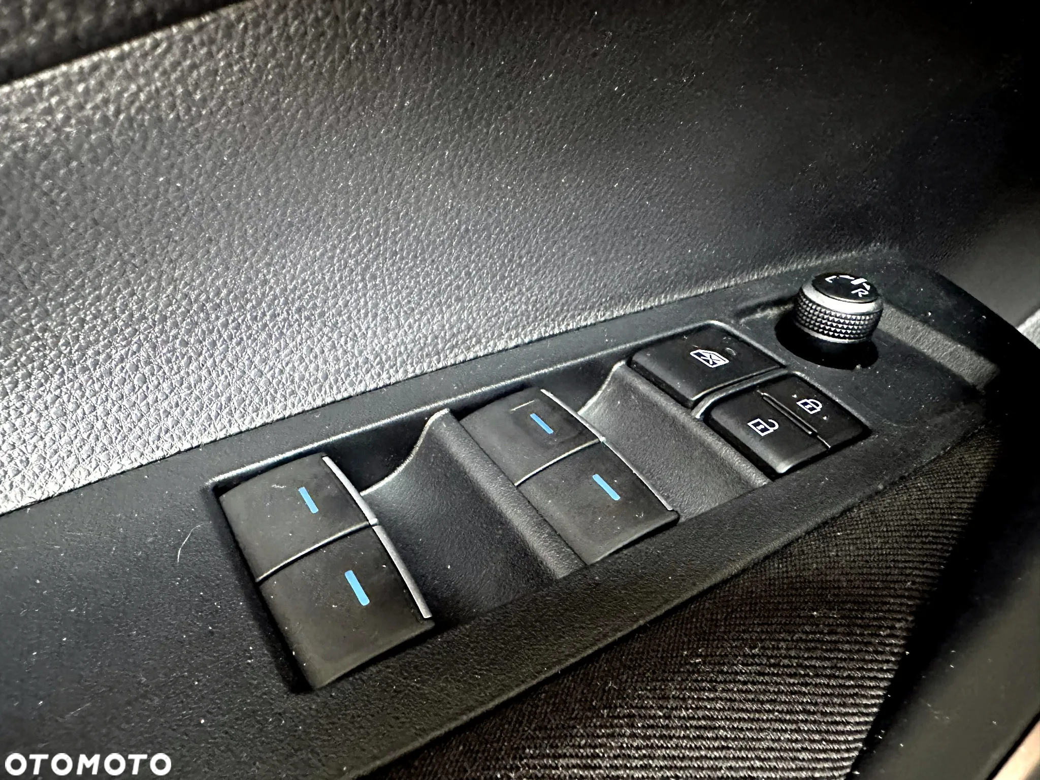 Toyota Corolla 1.6 Comfort MS - 23