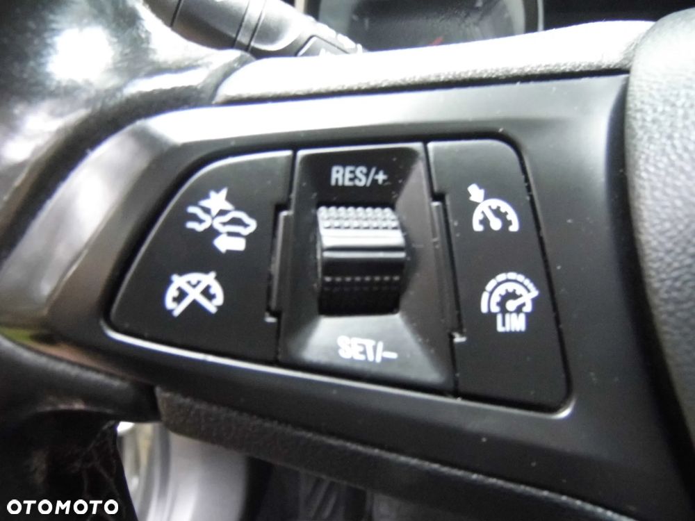 Opel Astra 1.6 CDTI DPF ecoFLEX TourerStart/Stop Exklusiv - 29