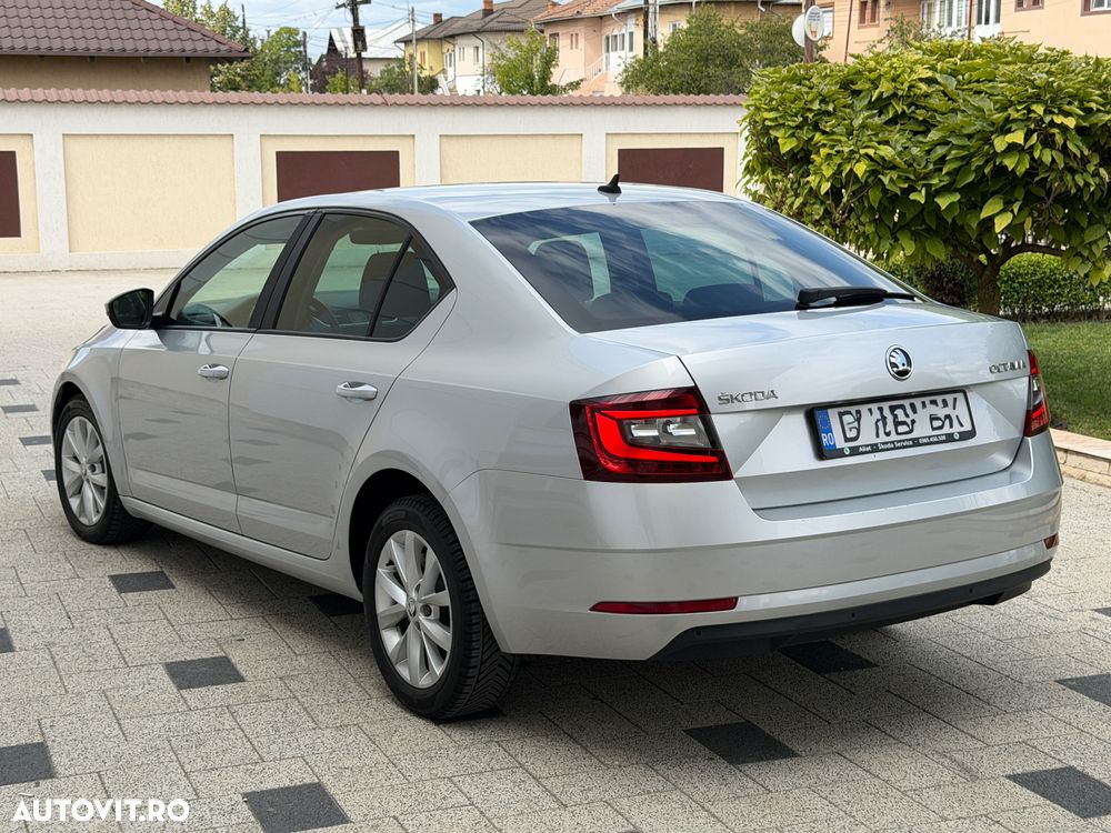 Skoda Octavia 1.6 TDI DSG Ambition - 4
