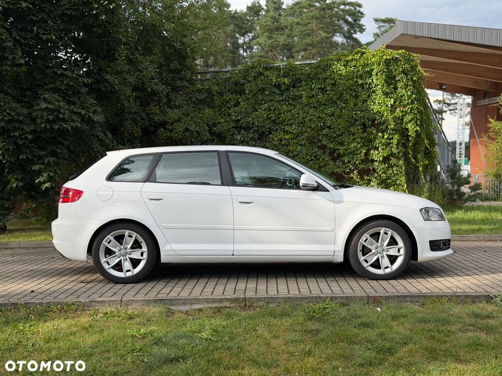 Audi A3 Sportback 2.0 TDI DPF quattro Attraction - 4