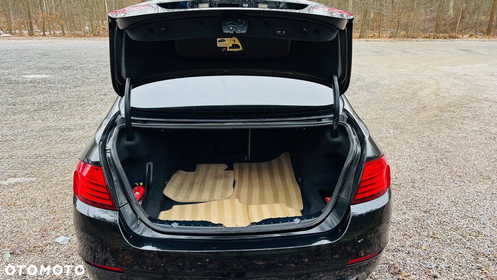 BMW Seria 5 535i xDrive Luxury Line - 12