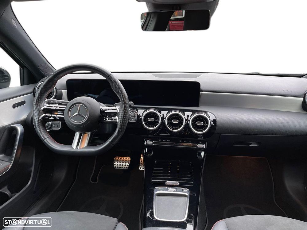 Mercedes-Benz A 200 7G-DCT Edition AMG Line - 12