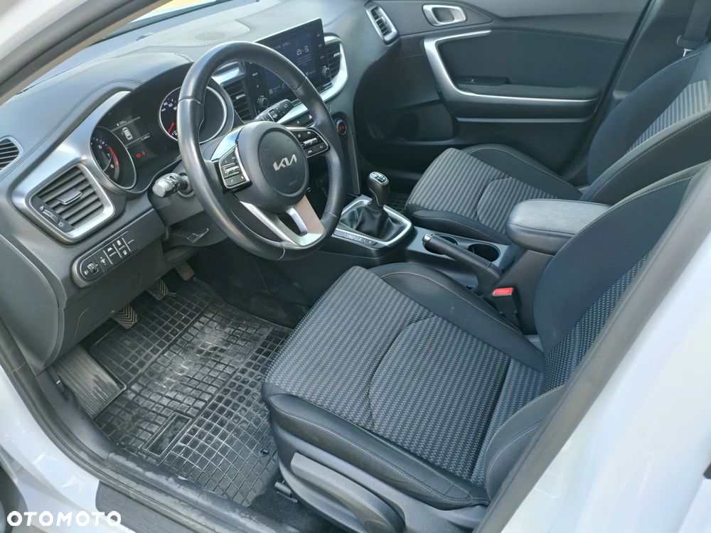 Kia Ceed 1.5 T-GDI M - 9