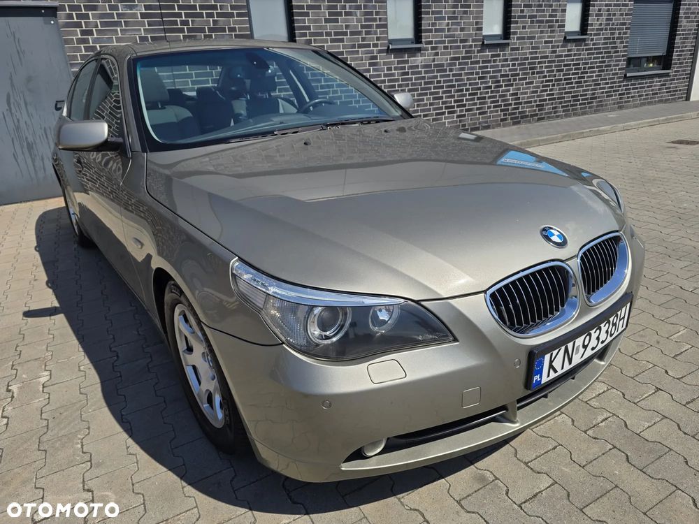 BMW Seria 5 523i - 6