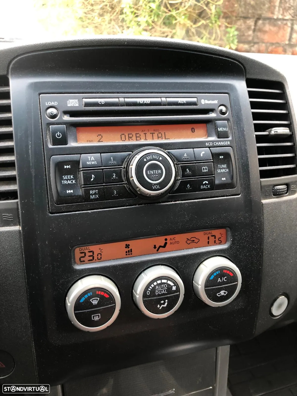 Nissan Navara 2.5 dCi CD LE 4WD - 29