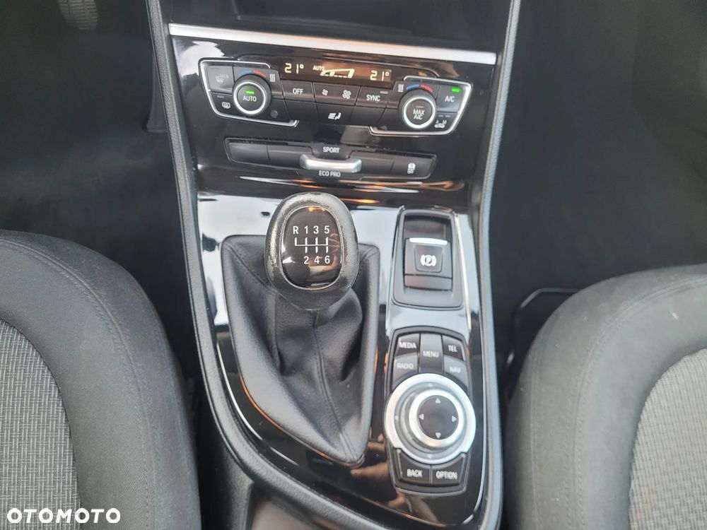 BMW Seria 2 218d Active Tourer - 11