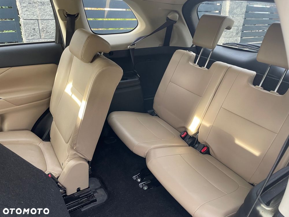Mitsubishi Outlander 2.0 Instyle Navi - 12