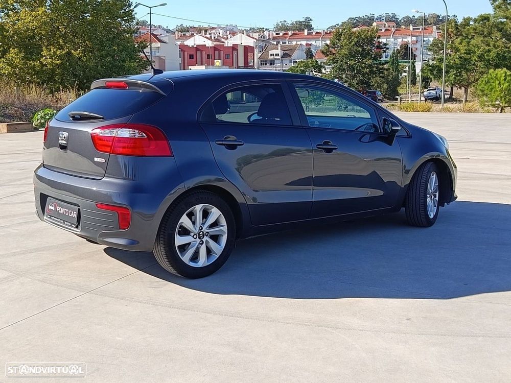 Kia Rio 1.1 CRDi TX ISG - 9