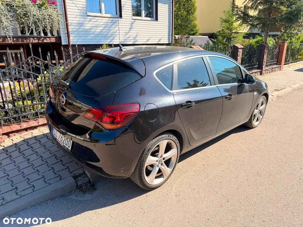 Opel Astra 1.6 T Sport - 11