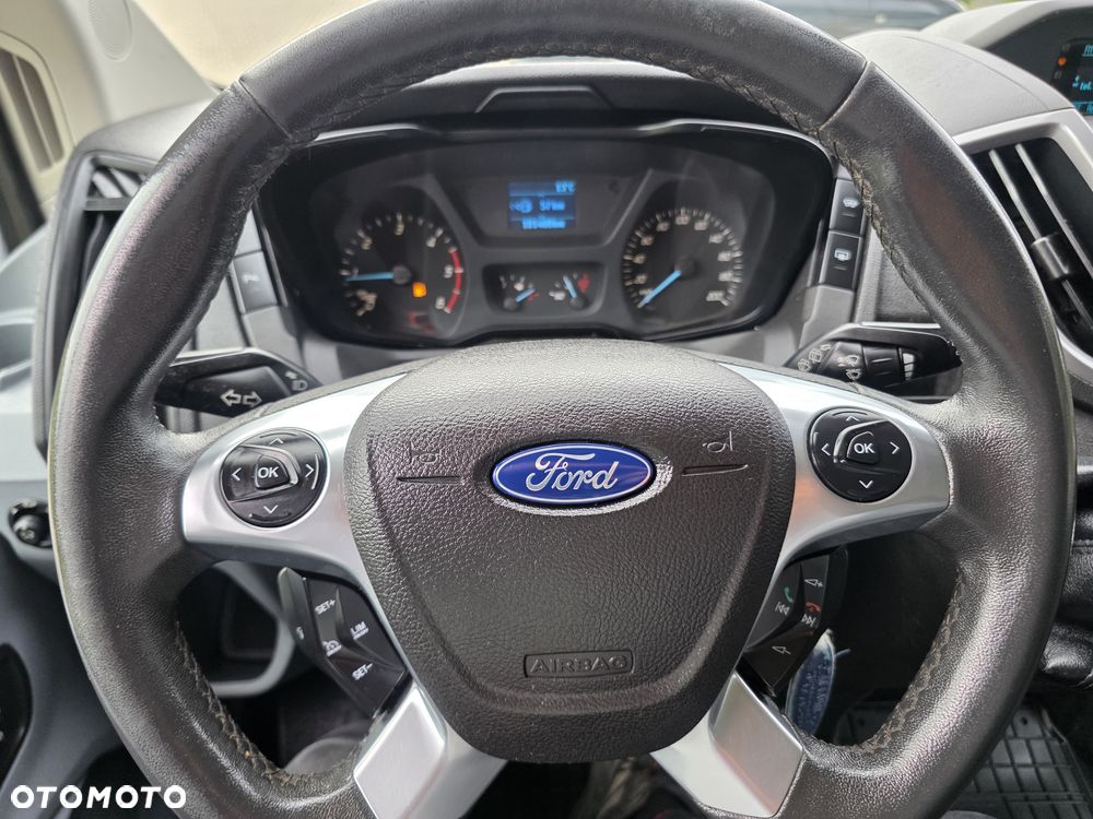Ford Transit - 25