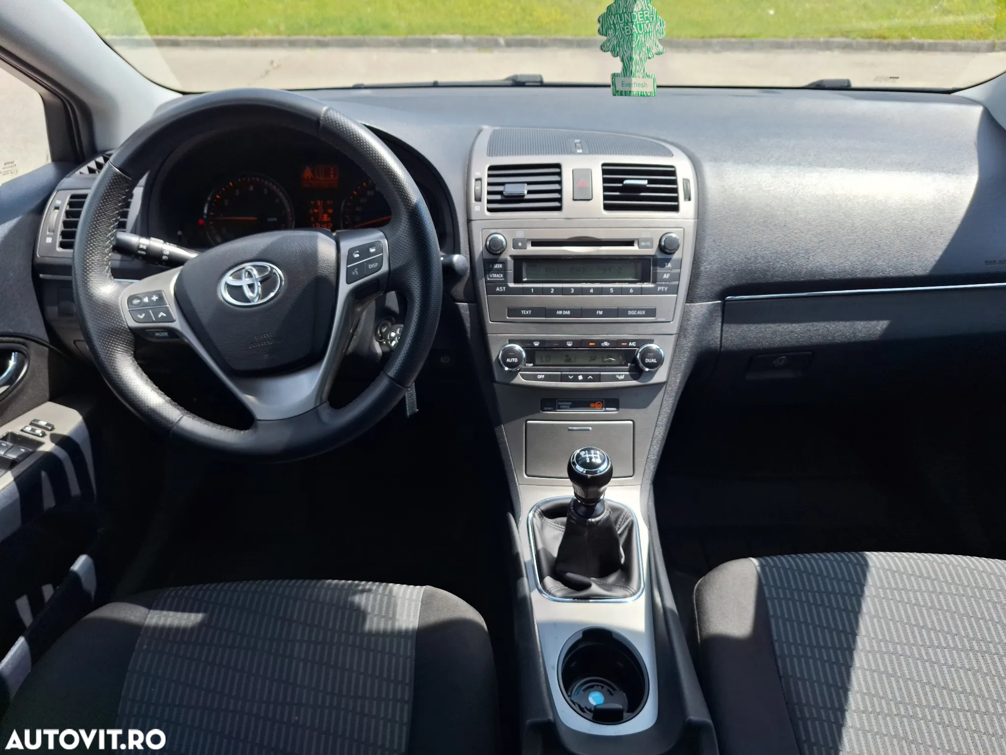 Toyota Avensis - 12