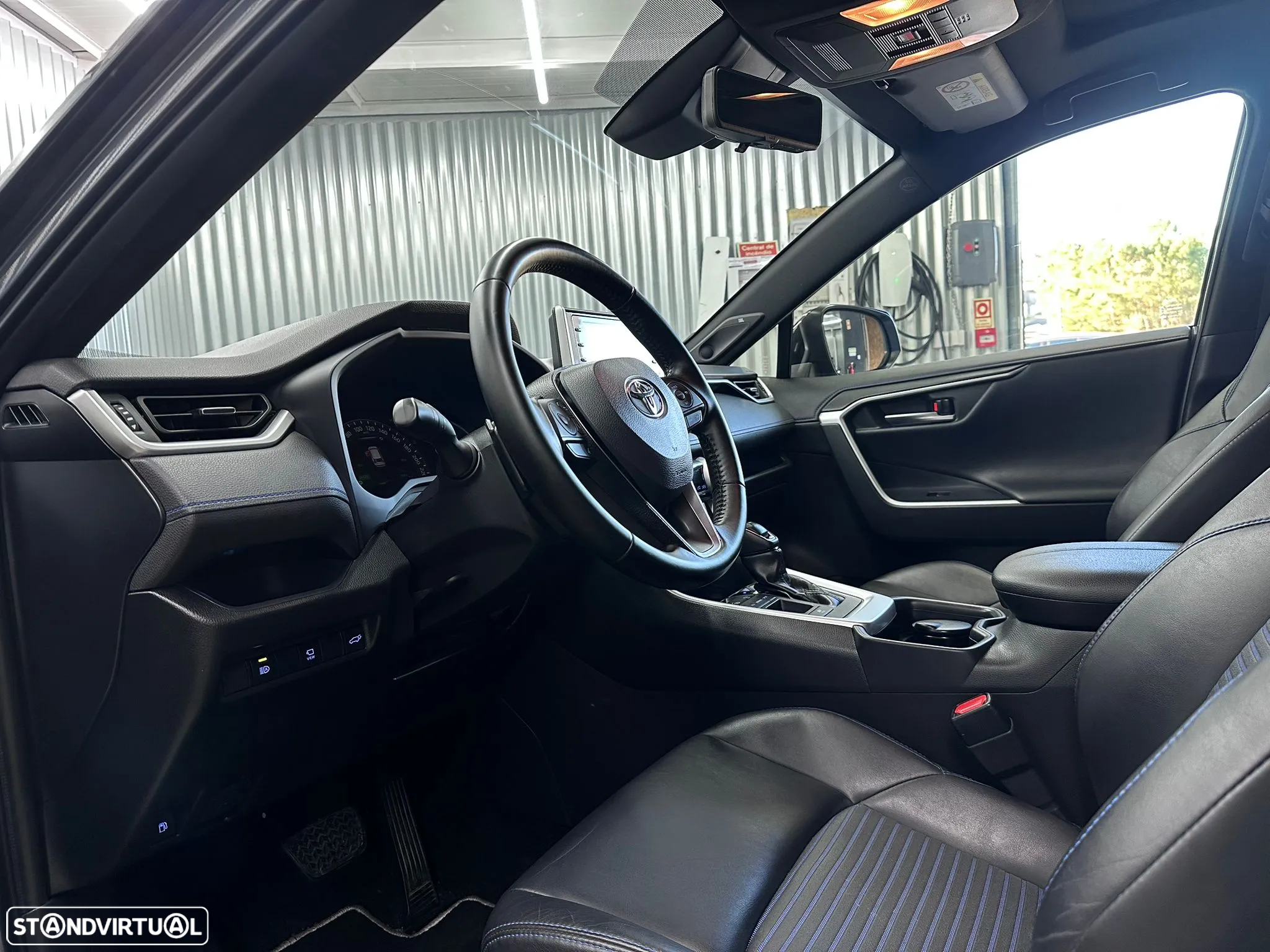 Toyota RAV4 2.5 HDF Lounge - 29