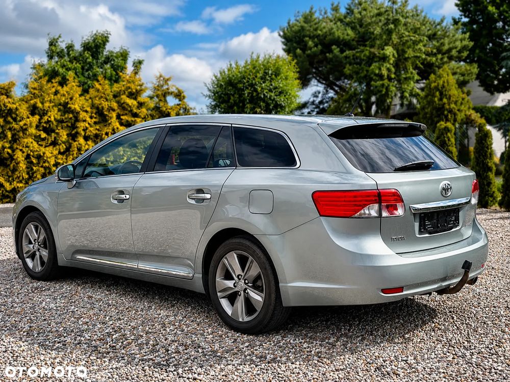 Toyota Avensis 2.0 Premium EU5 - 8