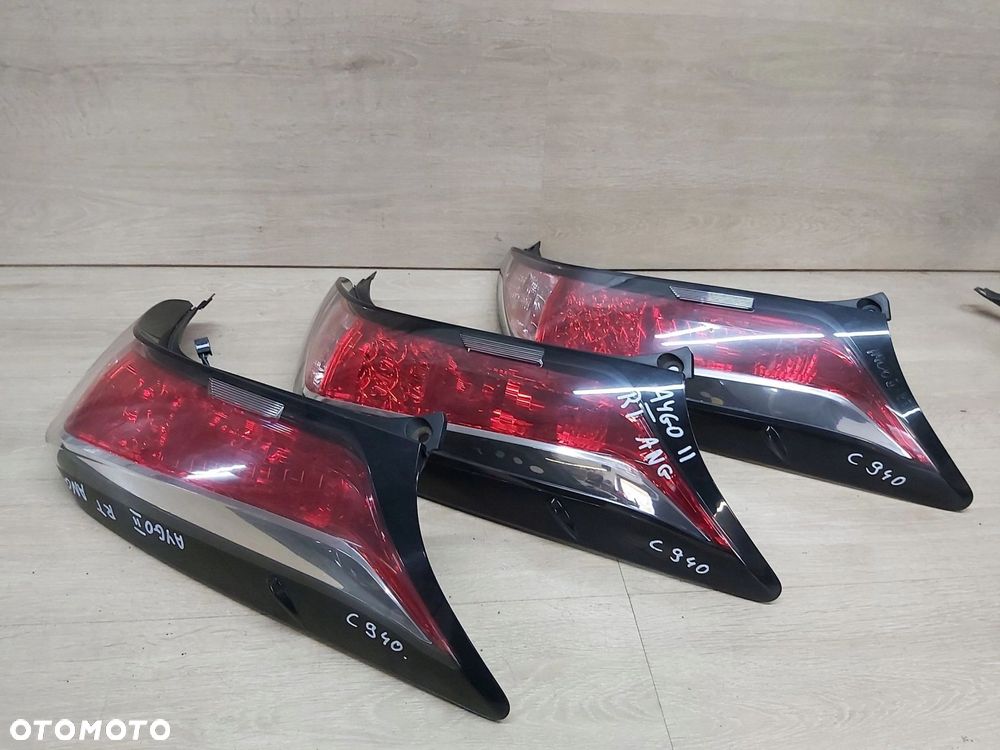 Toyota AYGO II lampa prawy tył prawa UK - 3
