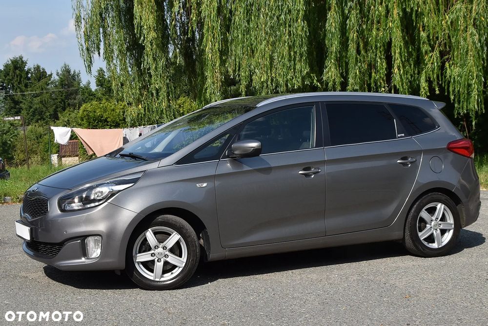 Kia Carens - 3