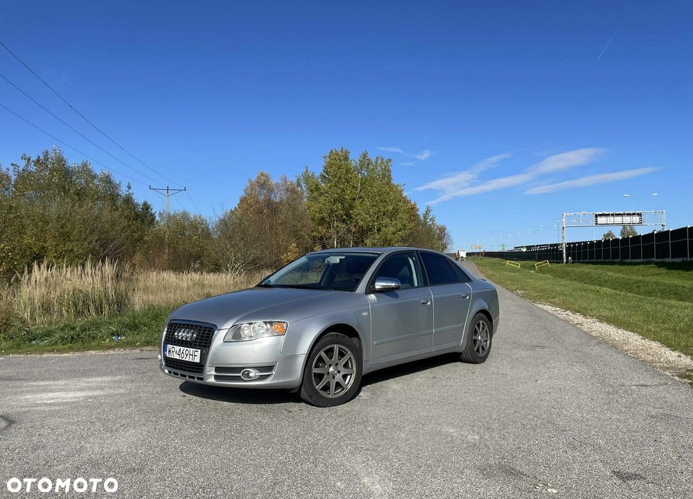 Audi A4 Limousine - 1