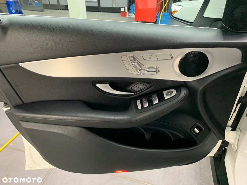 Mercedes-Benz GLC ver-300-4matic-9g--tronic-edition-avantgarde - 15