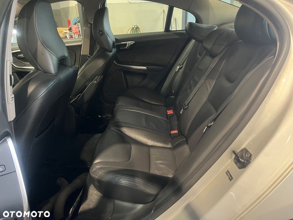 Volvo S60 2.5 T5 - 10