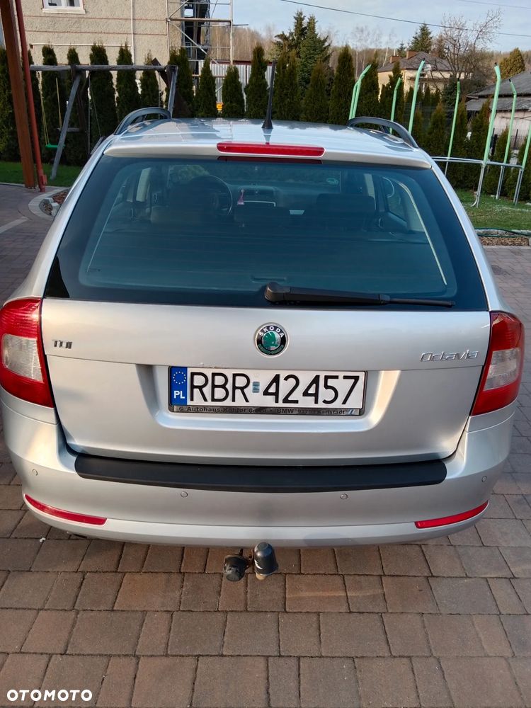 Skoda Octavia 1.6 TDI DPF Ambition - 2